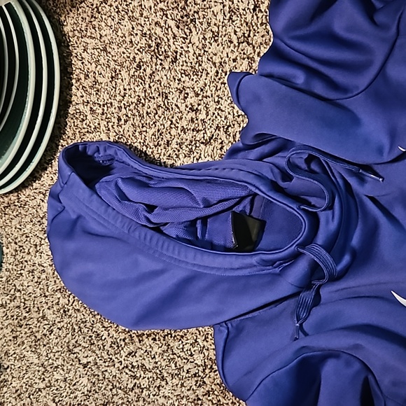 Nike pre loved hoodie. Women's size S. Color blue - Picture 2 of 8